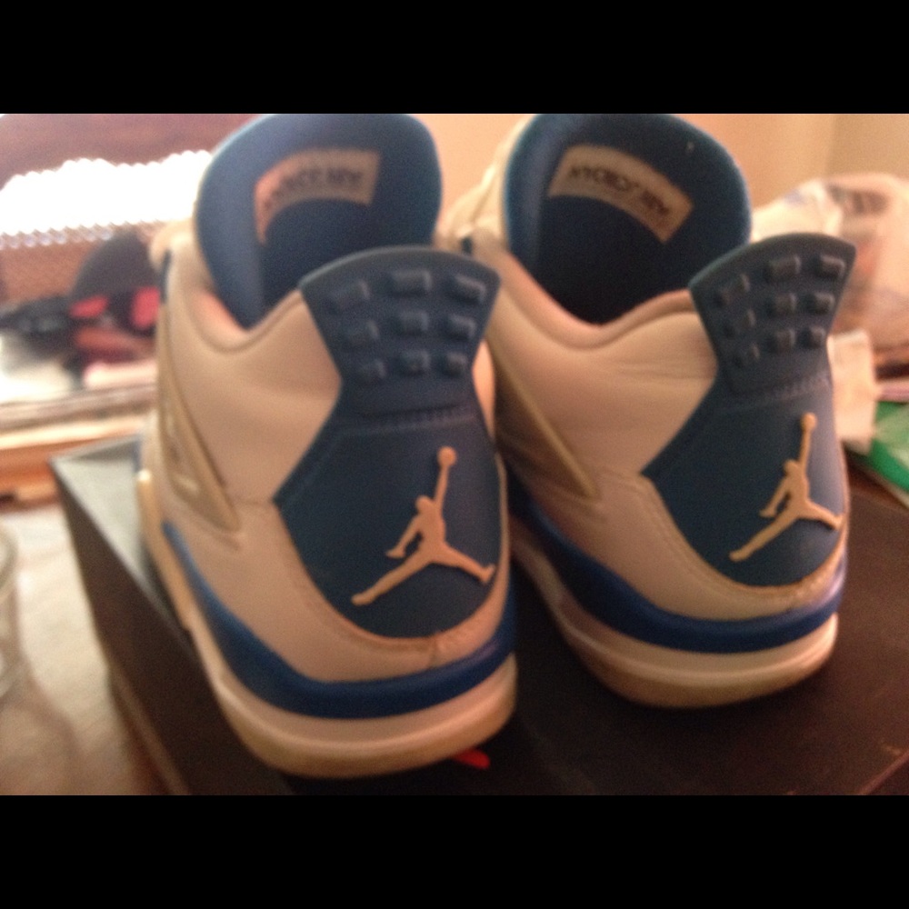 Jordan 4 Retro Military Blue